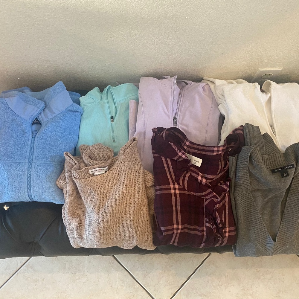 Womans clothes, sweaters, pull overs, zip up, button up, hoodie, size Medium